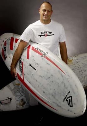 Peter Volwater nel Team Fanatic - WINDSURFINGCLUB QSE